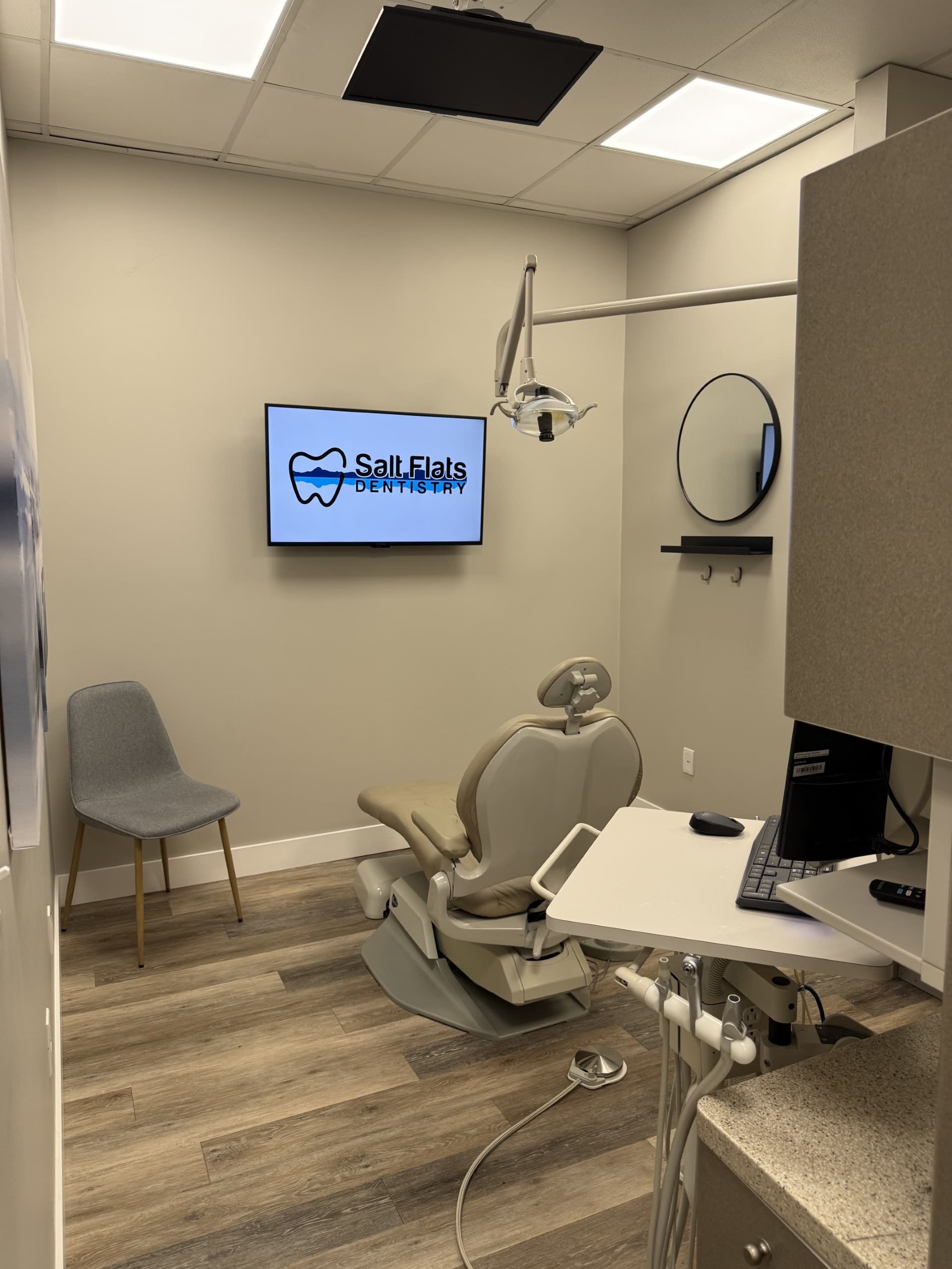 Dental treatment room at the Riverton South Bangerter office